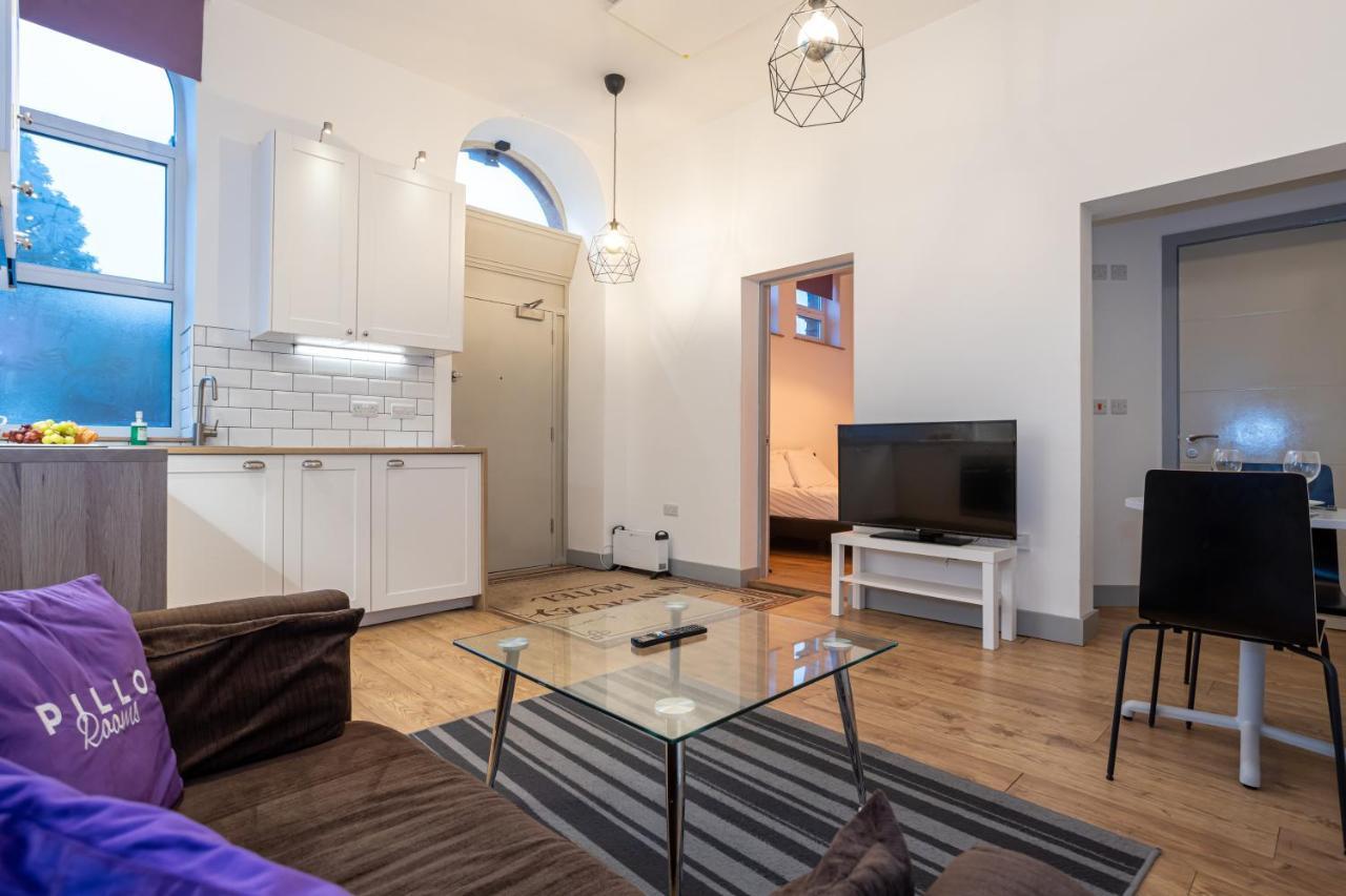 Pillo Rooms Serviced Apartments - Salford Manchester Exterior photo